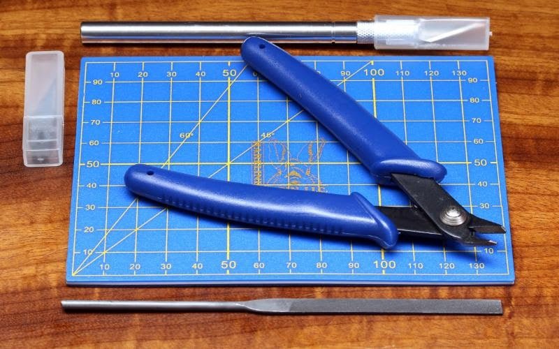 Cutting Board with Tool Set - Image 3